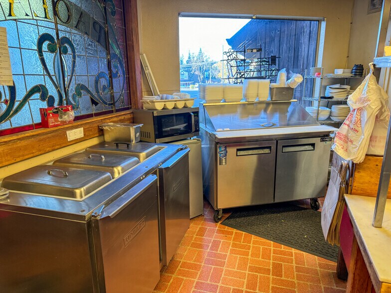 More Photos Of 38015 US-26 Hwy, Sandy Specialty For Sale