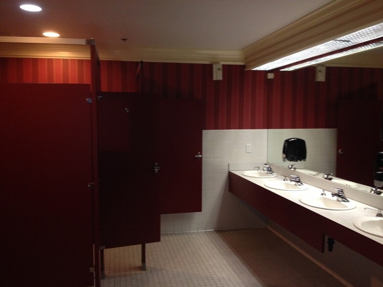 More Photos Of 12 Cambridge Dr, Trumbull Office Residential For Lease