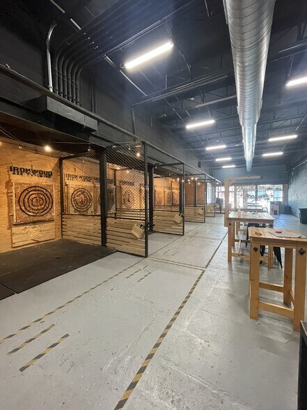 More Photos Of 314 E Hickory St, Denton Freestanding For Lease