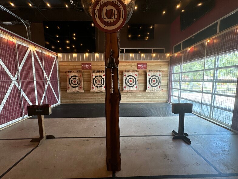 More Photos Of 201 E Center St, Tarpon Springs Bar For Lease