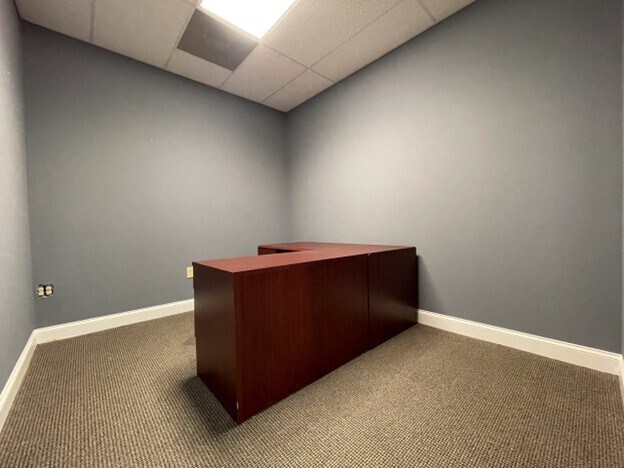 More Photos Of 531 Roselane St NW, Marietta Office For Sale