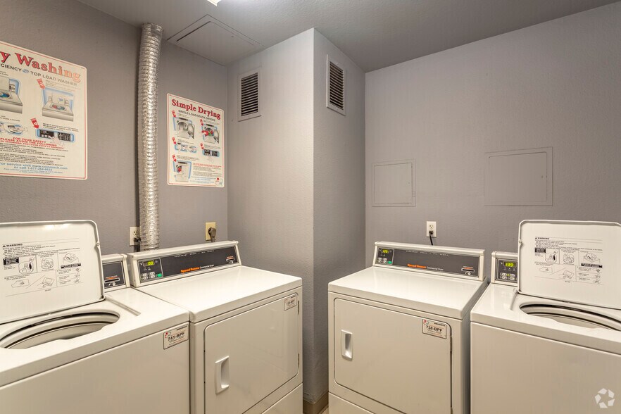 More Photos Of 810 4th Ave, San Diego Apartments For Lease