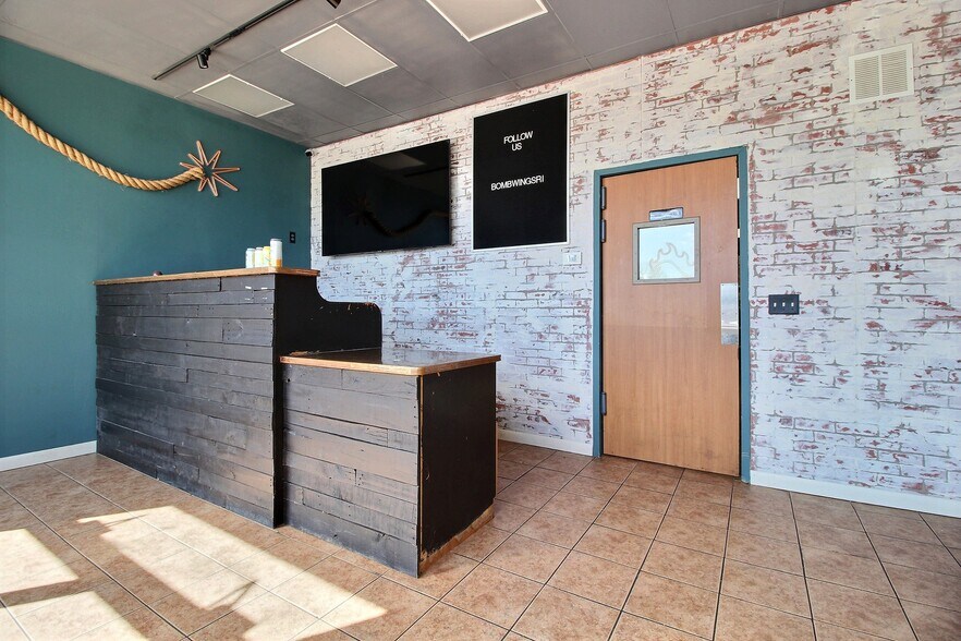 More Photos Of 240 Post Rd, Westerly Storefront Retail Office For Lease