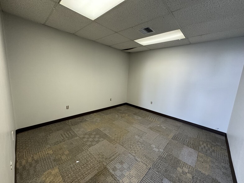 More Photos Of 2458 I 70 Business Loop, Grand Junction Service For Lease