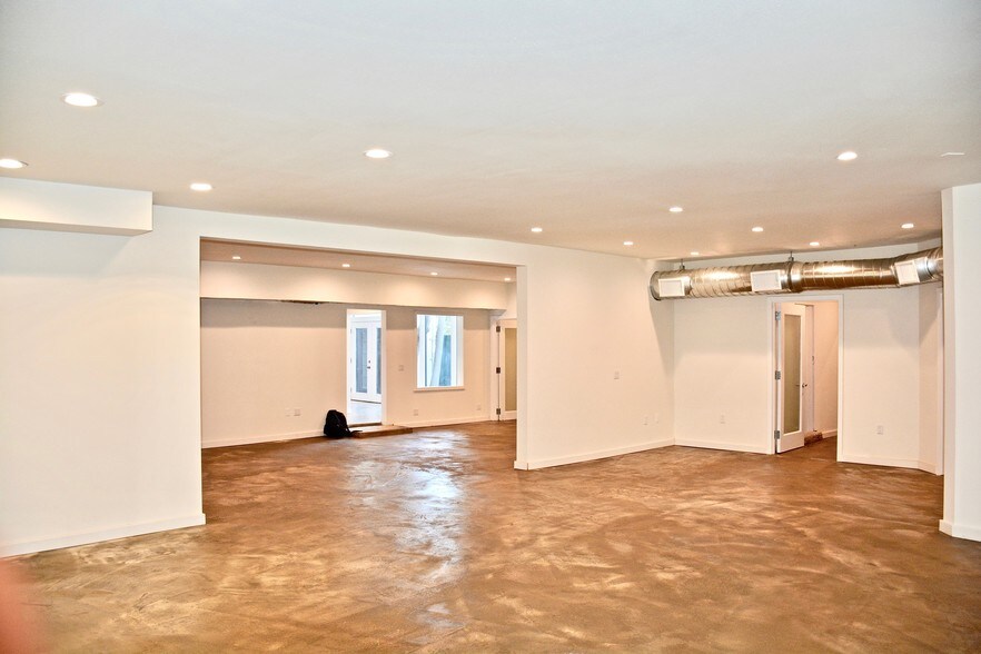 More Photos Of 13257-13259 Moorpark St, Sherman Oaks Office Residential For Sale