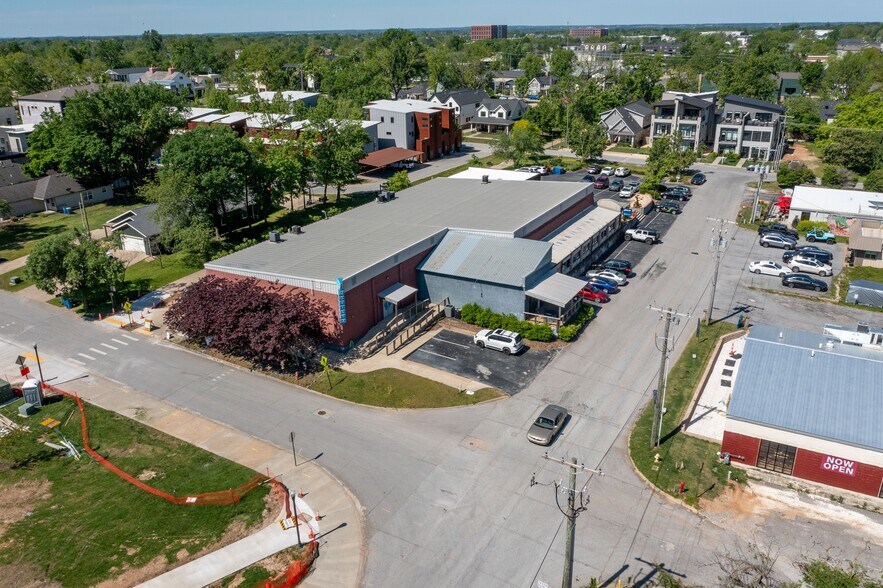 More Photos Of 406 SE 5th St, Bentonville Office For Lease