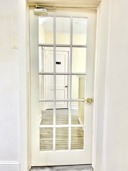 More Photos Of 5904 Harford Rd, Baltimore Office Residential For Sale