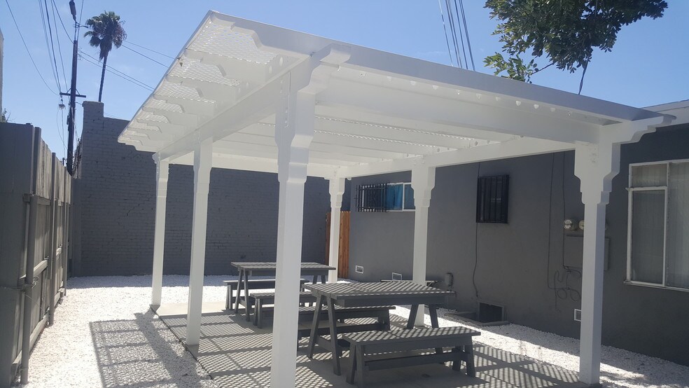 More Photos Of 8016 S Western Ave, Los Angeles Apartments For Sale
