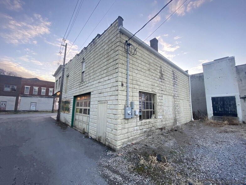 More Photos Of 329 Matthews St, Johnstown General Retail For Sale