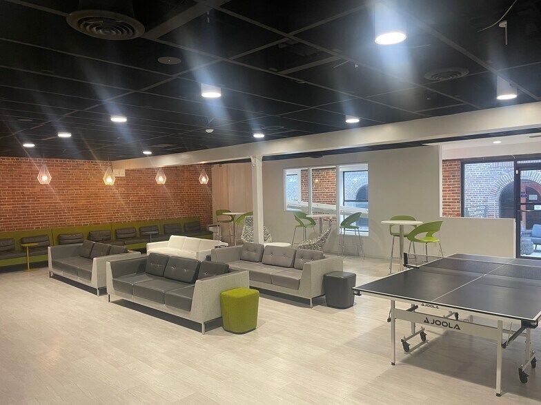 More Photos Of 237-239 2nd Ave S, Saint Petersburg Medical For Lease