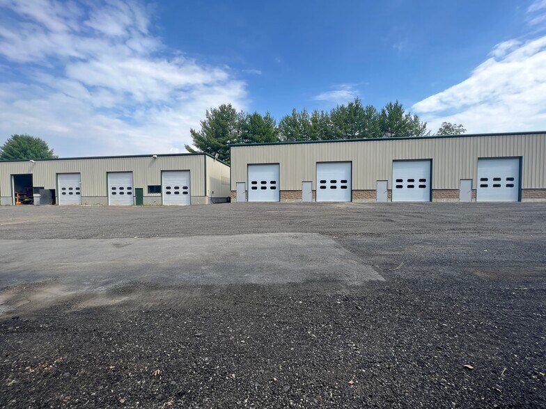 More Photos Of 50 Newberry Rd, East Windsor Service For Lease