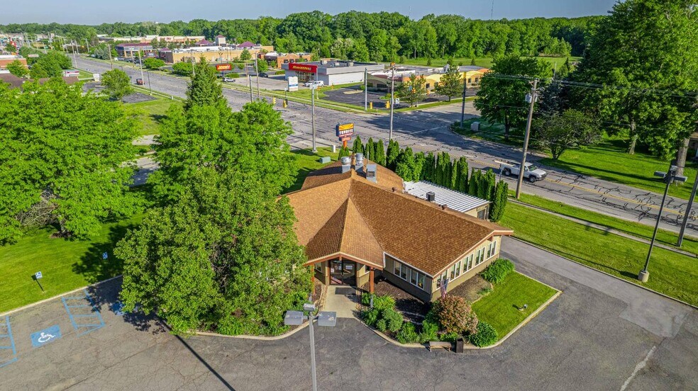 More Photos Of 475 Sand Creek Dr, Chesterton Restaurant For Sale