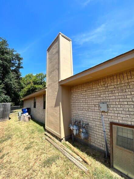 More Photos Of 221 Highland Ave, Waxahachie Multifamily For Sale