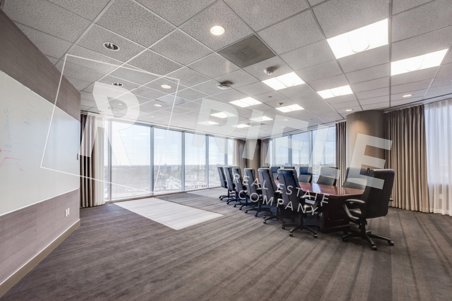 More Photos Of 24 Greenway Plz, Houston Office For Lease