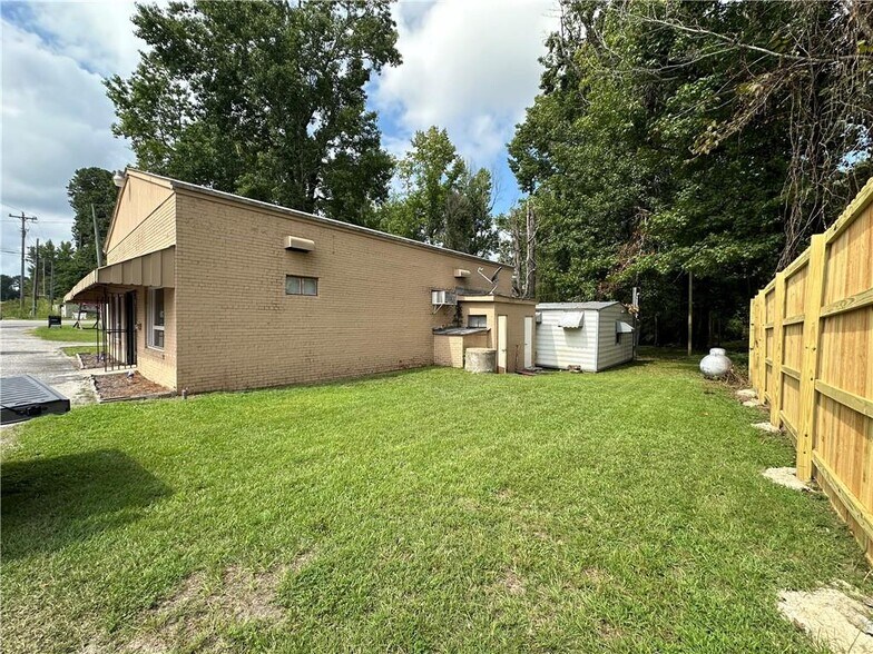 More Photos Of 1521 Lee Road 379, Smiths Station Freestanding For Sale