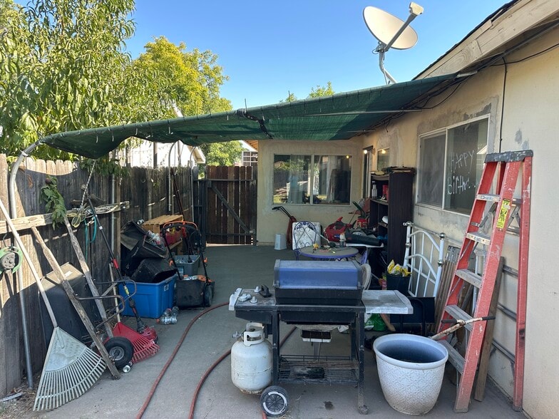 More Photos Of 3620 Elkhorn Blvd, North Highlands Dormitory For Sale