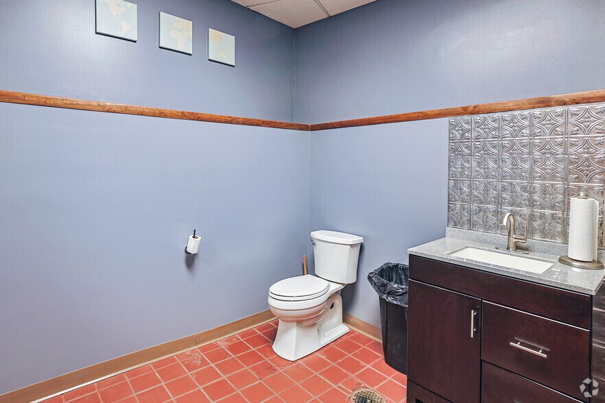 More Photos Of 1301 Grandview Ave, Pittsburgh Office For Sale