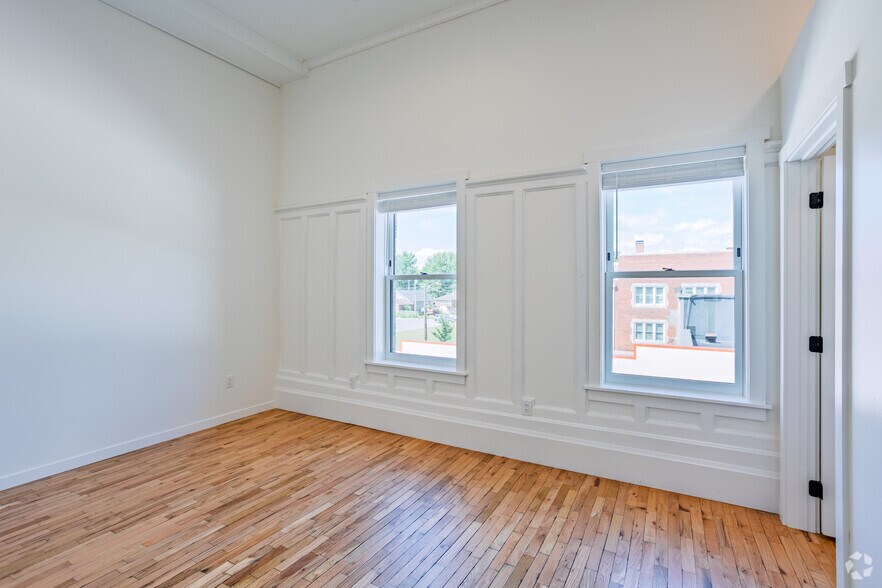More Photos Of 3614 6th Ave, Des Moines Apartments For Lease