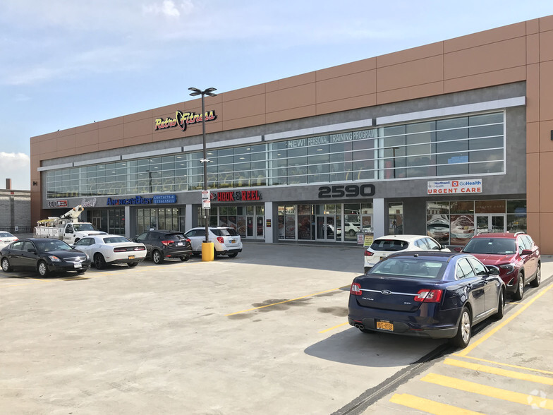 Primary Photo Of 2590 Hylan Blvd, Staten Island General Retail For Lease