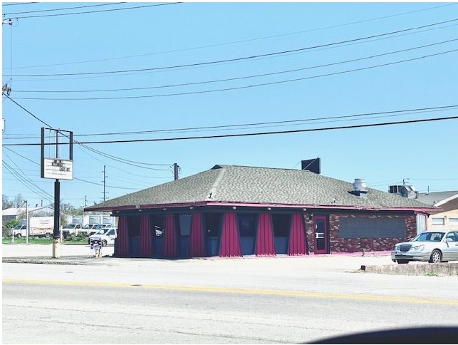 More Photos Of 3927 Dixie Hwy, Louisville Restaurant For Sale