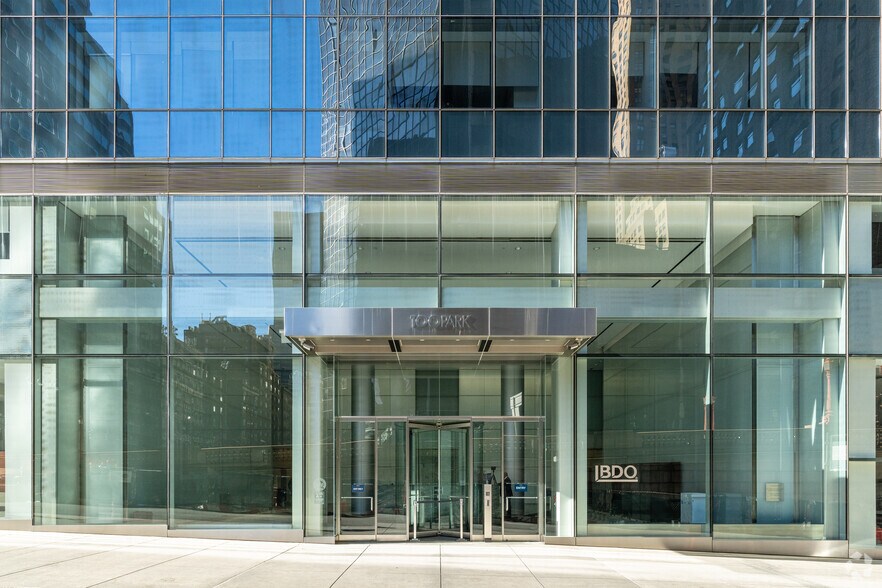 More Photos Of 100 Park Ave, New York Office For Lease