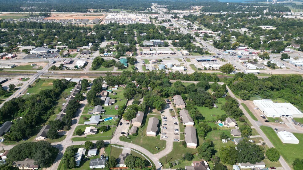 More Photos Of 203 E Watson St, Willis Apartments For Sale