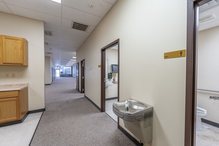 More Photos Of 5803 Coliseum Blvd, Alexandria Office For Lease