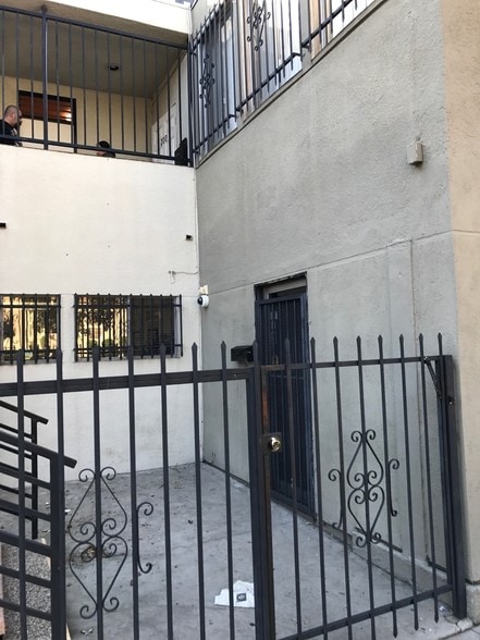 More Photos Of 14401 Gilmore St, Van Nuys Office For Lease