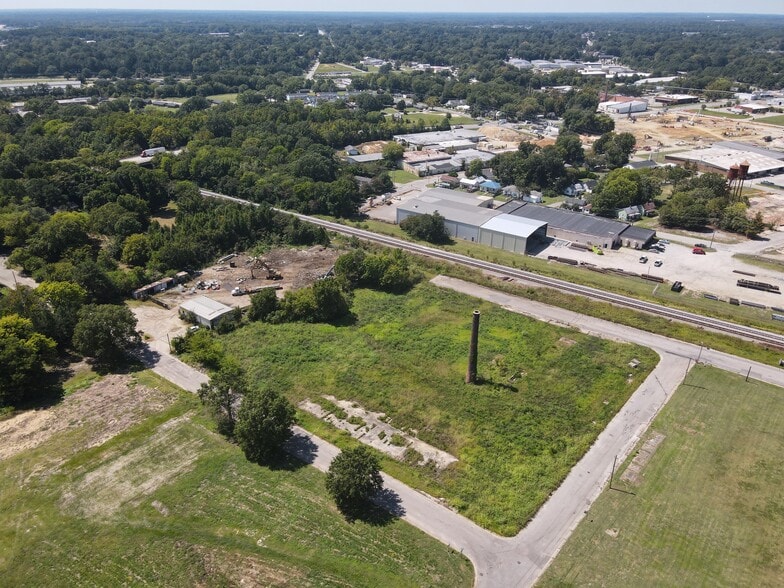 More Photos Of 404 Maury St S, Wilson Warehouse For Lease