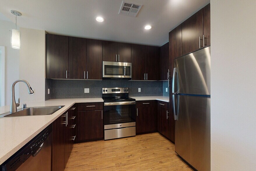 More Photos Of 4863 Willow Rd, Pleasanton Apartments For Lease
