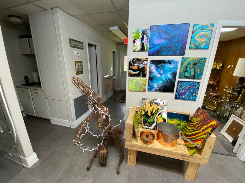 More Photos Of 1227 Gordon Park Rd, Augusta Light Distribution For Sale