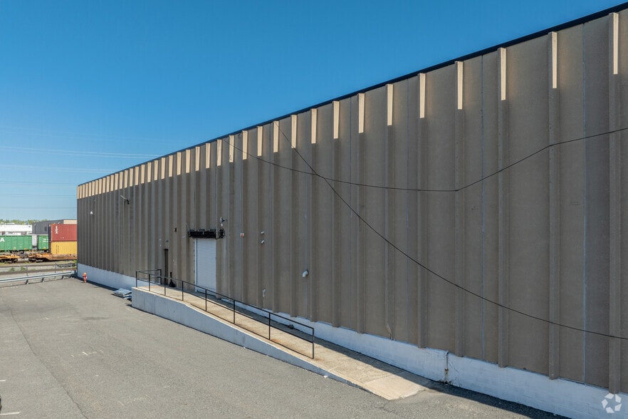 More Photos Of 7001 Anpesil Dr, North Bergen Warehouse For Lease