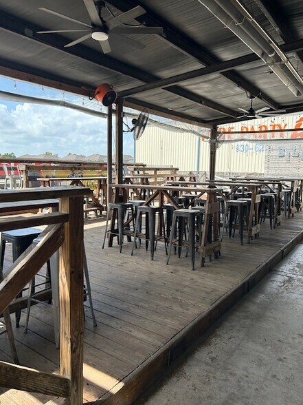 More Photos Of 1193 Loop 337, New Braunfels Convenience Store For Sale