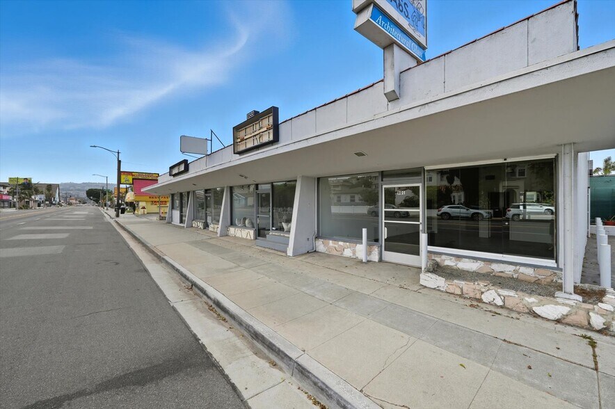 More Photos Of 901-909 S Pacific Coast Hwy, Redondo Beach Storefront For Sale
