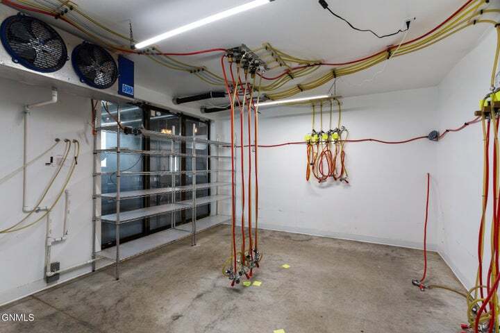 More Photos Of 213 11th St W, Williston Restaurant For Sale