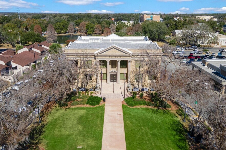 More Photos Of 103 S 2nd St, Leesburg Office For Lease