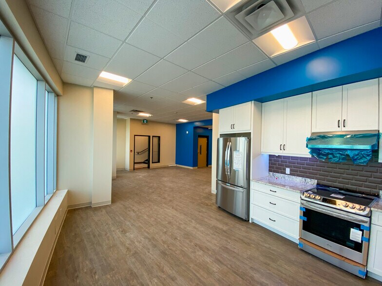 More Photos Of 4 Highland Park Green NE, Rocky View No 44 Warehouse For Sale