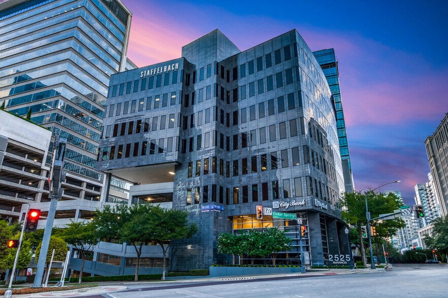 More Photos Of 2525 McKinnon St, Dallas Office For Lease