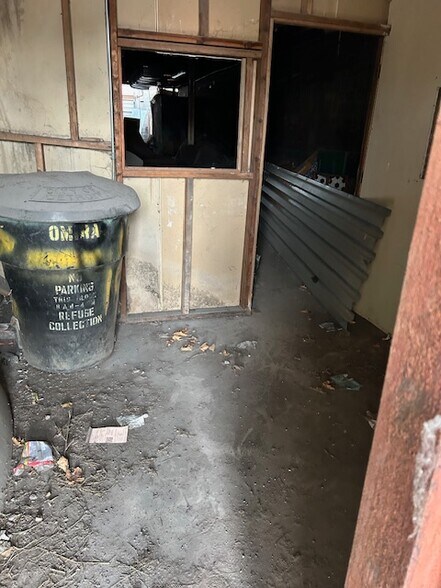 More Photos Of 729 E 7 Mile Rd, Detroit Storefront For Sale