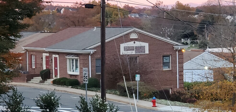 More Photos Of 20 John Marshall St, Warrenton Office For Lease