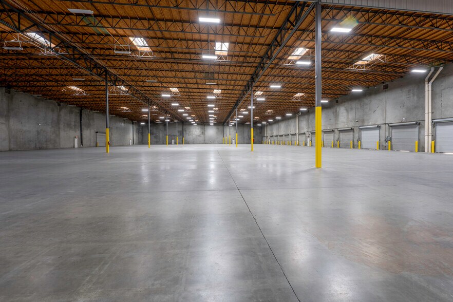 More Photos Of 8709 Kerns St, San Diego Warehouse For Lease
