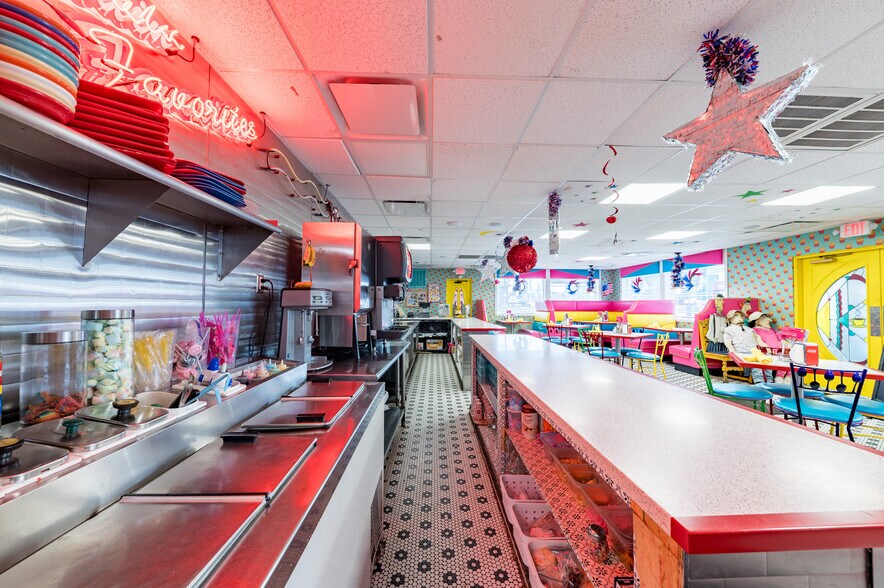 More Photos Of 1111 Fairmont Ave, Fairmont Restaurant For Sale