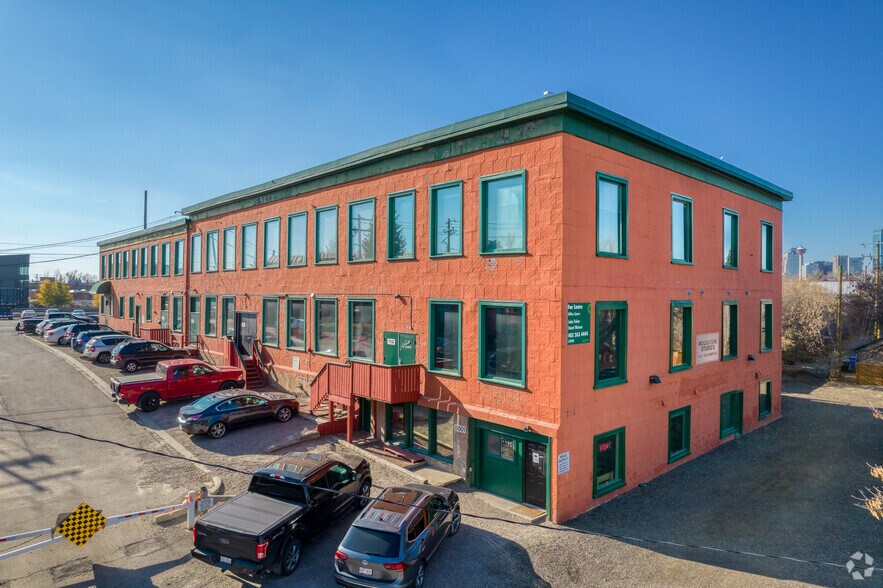 More Photos Of 1207-1215 13th St SE, Calgary Office For Lease