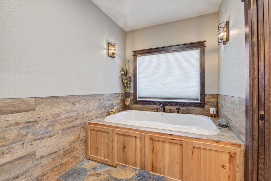 More Photos Of 4748 N 4318, Pryor Flex For Sale