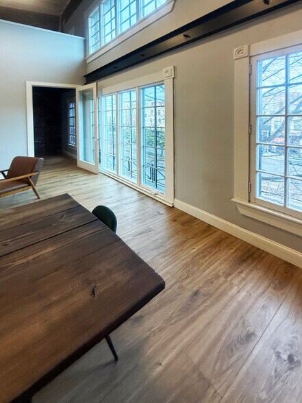 More Photos Of 1712 Connecticut Ave NW, Washington Storefront Retail Office For Lease