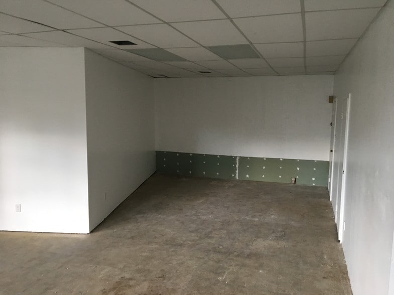 More Photos Of 901 Conestoga Rd, Bryn Mawr Storefront Retail Residential For Lease