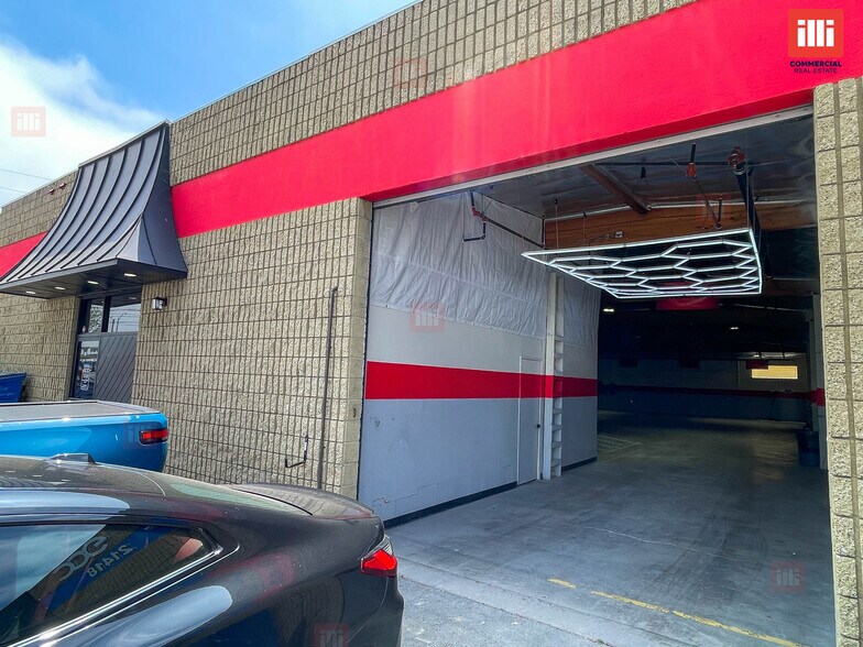 More Photos Of 21410 Parthenia St, Canoga Park Unknown For Lease