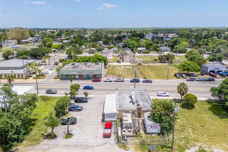 More Photos Of 149 S Lake Ave, Pahokee General Retail For Sale