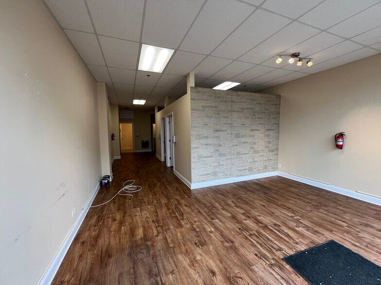 More Photos Of 1447-1455 W Irving Park Rd, Chicago Apartments For Lease
