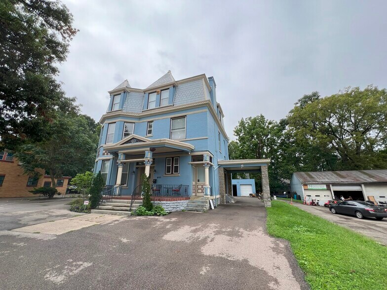 More Photos Of 6111 Madison Rd, Cincinnati Office Residential For Sale